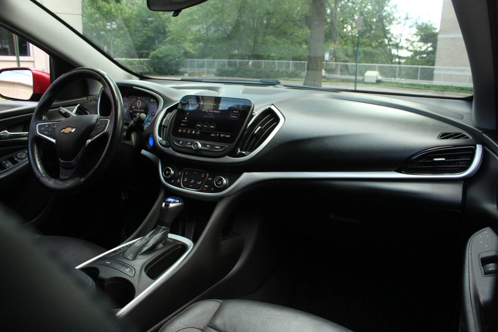 Used 2019 Chevrolet Volt LT w/ Power Convenience Package FWD image 25