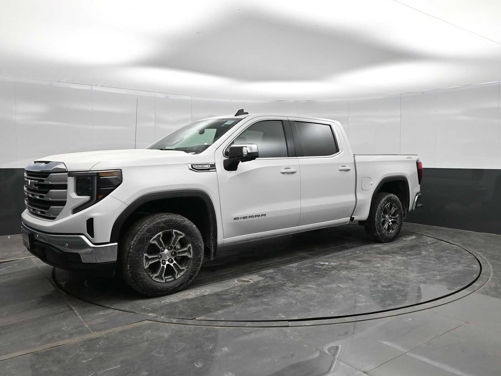 New 2026 GMC Sierra 1500 SLE w/ Preferred Package image 1