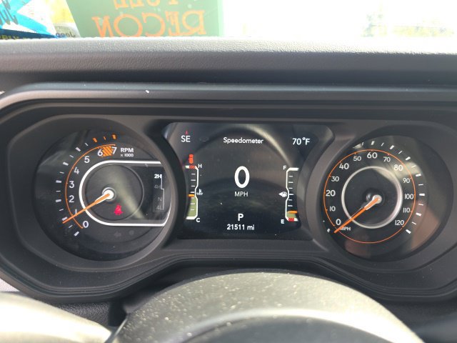 Used 2024 Jeep Wrangler Unlimited Sahara w/ Technology Group AWD/4WD image 14
