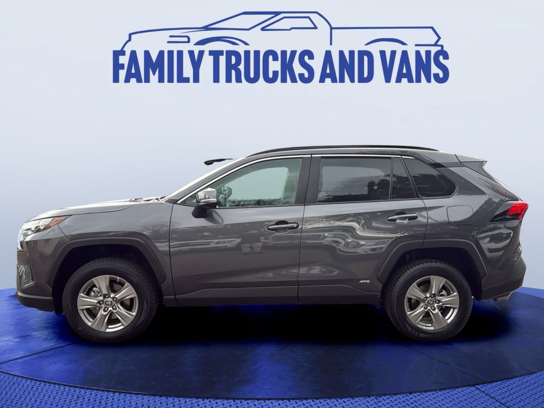 Used 2024 Toyota RAV4 LE AWD/4WD image 2