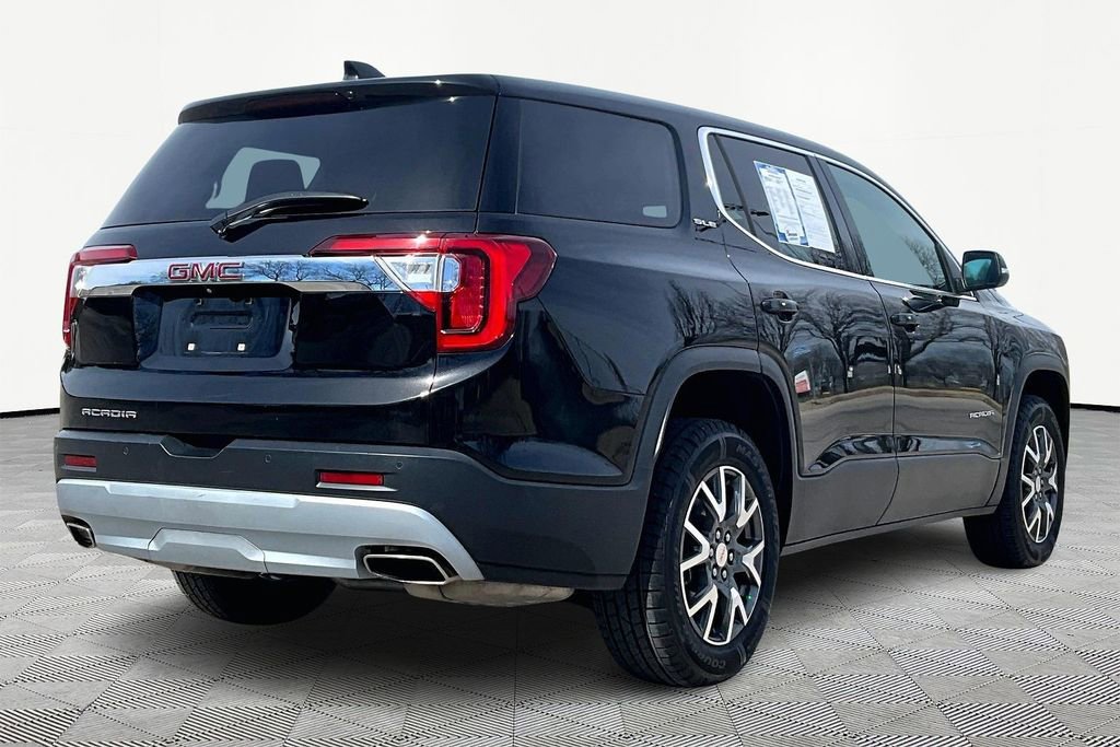 Used 2023 GMC Acadia SLE image 2
