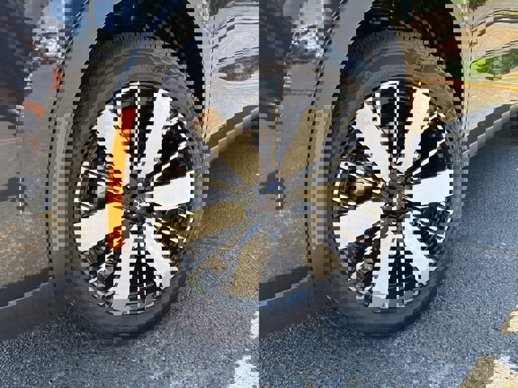 New 2025 Mitsubishi Outlander SE image 2