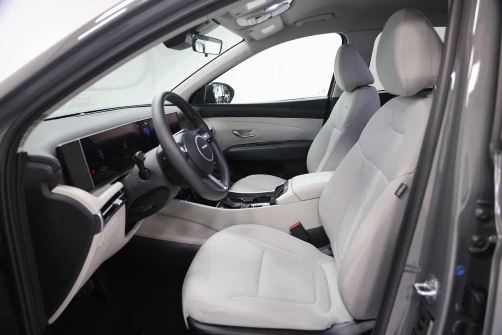 Certified 2025 Hyundai Tucson SEL AWD/4WD image 19
