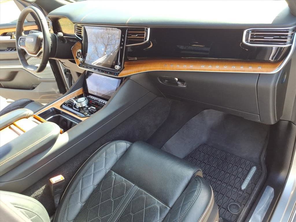 Used 2024 Jeep Grand Wagoneer L Series III image 16
