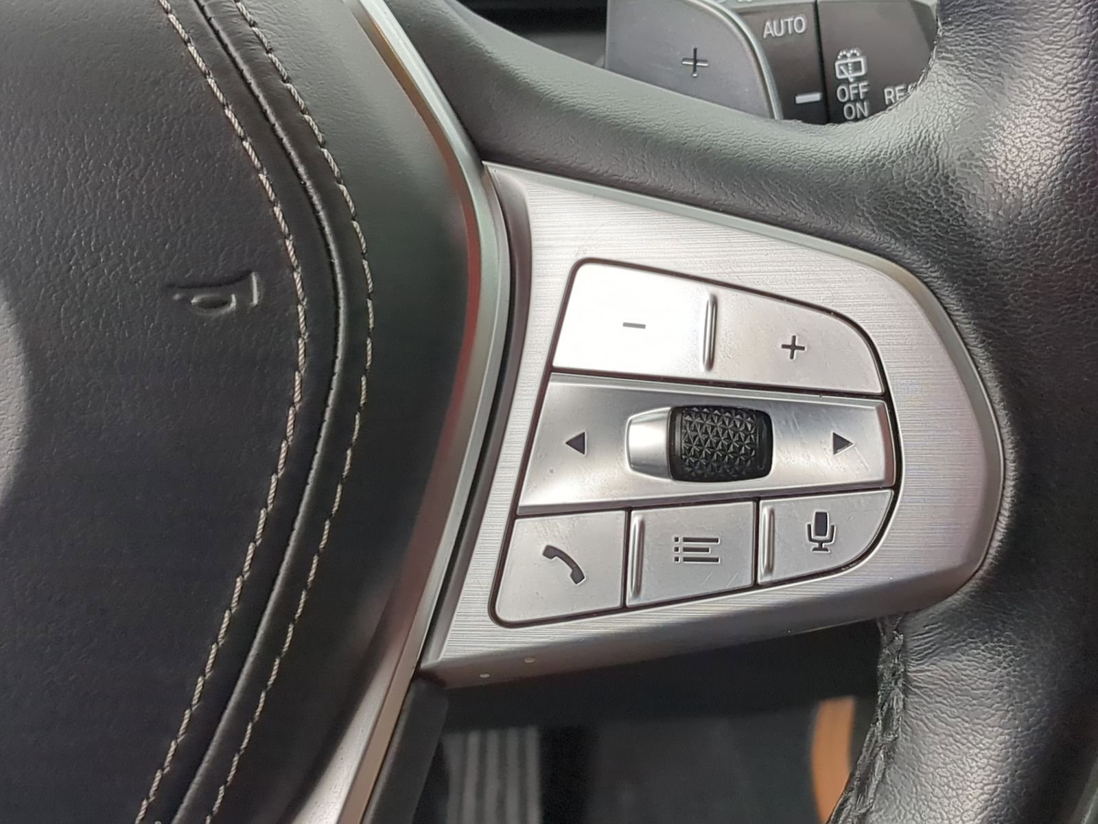 Used 2023 BMW X7 xDrive40i w/ Premium Package image 31