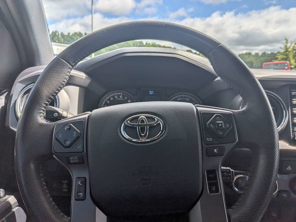 Used 2020 Toyota Tacoma TRD Off-Road AWD/4WD image 24