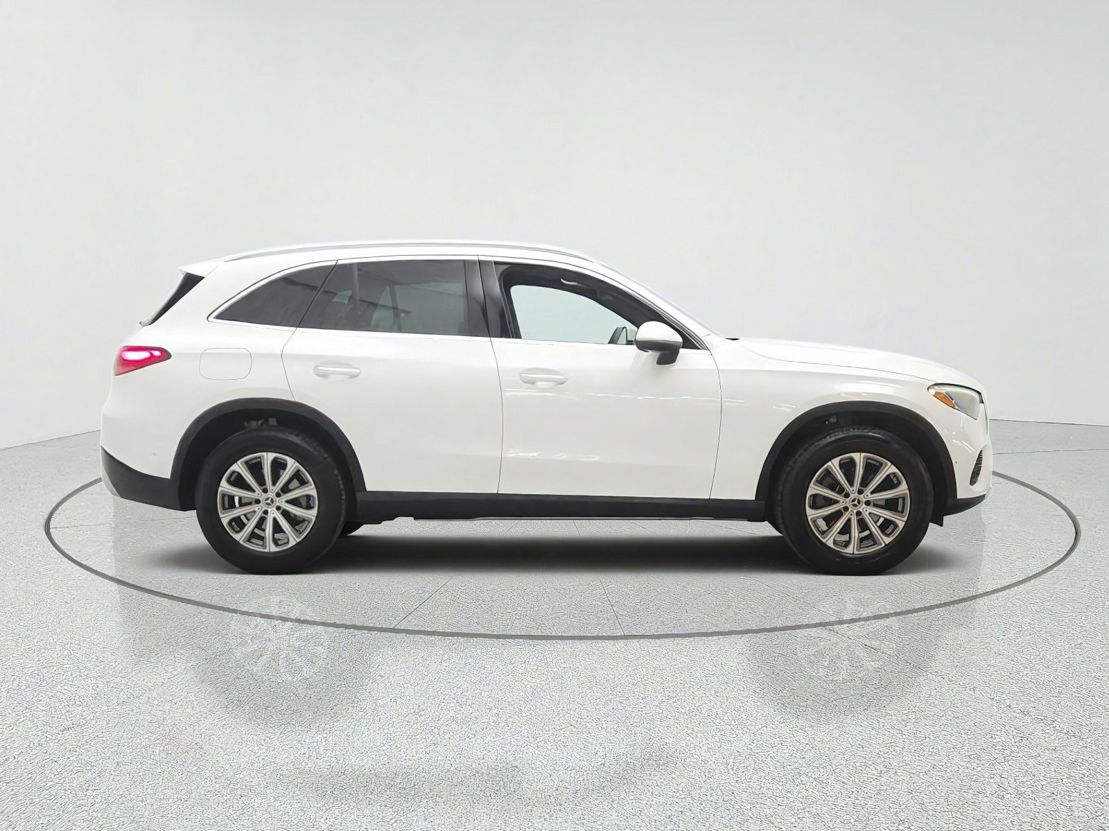 Certified 2026 Mercedes-Benz GLC 300 image 4
