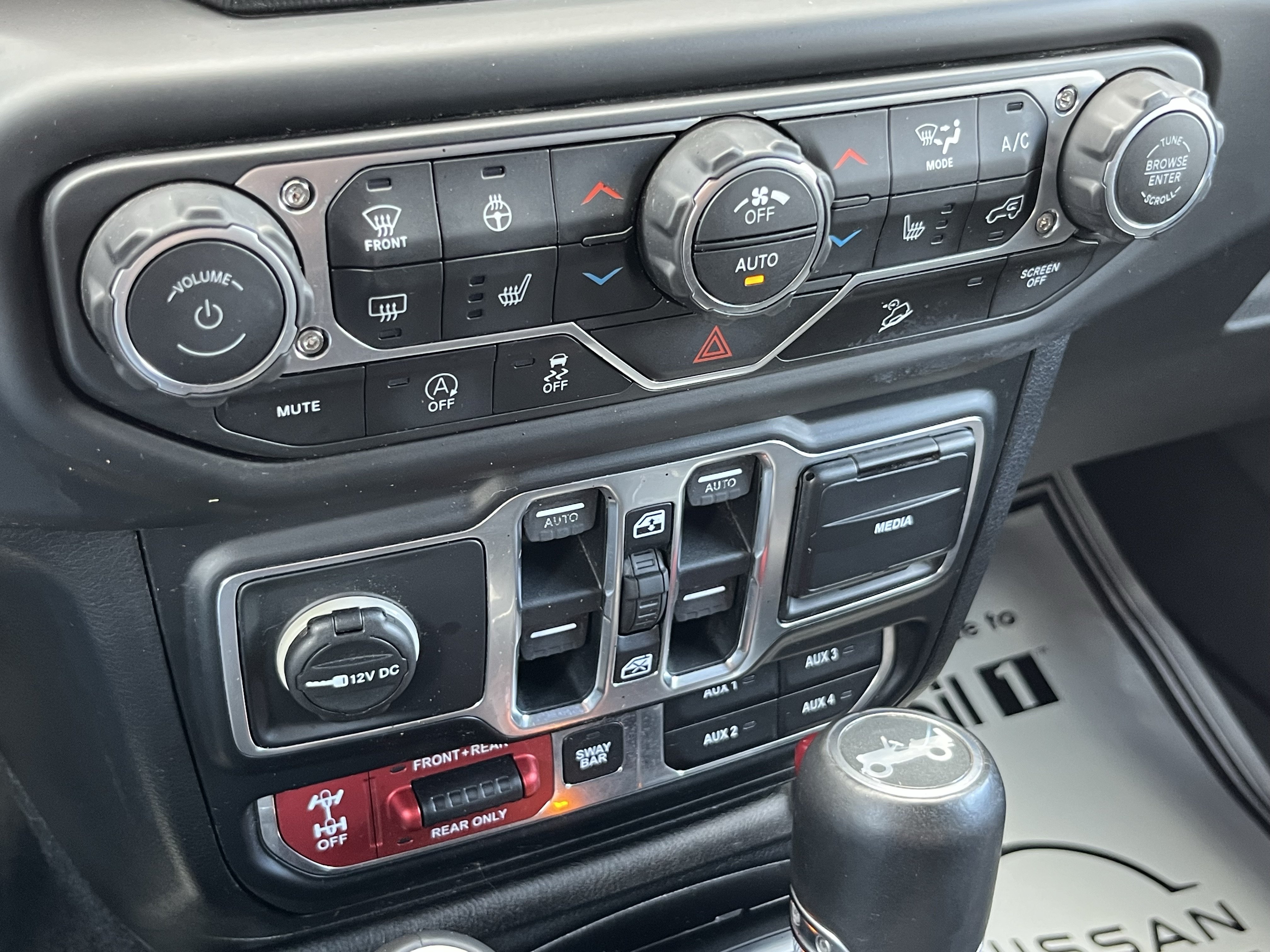 Used 2018 Jeep Wrangler Unlimited Rubicon AWD/4WD image 31