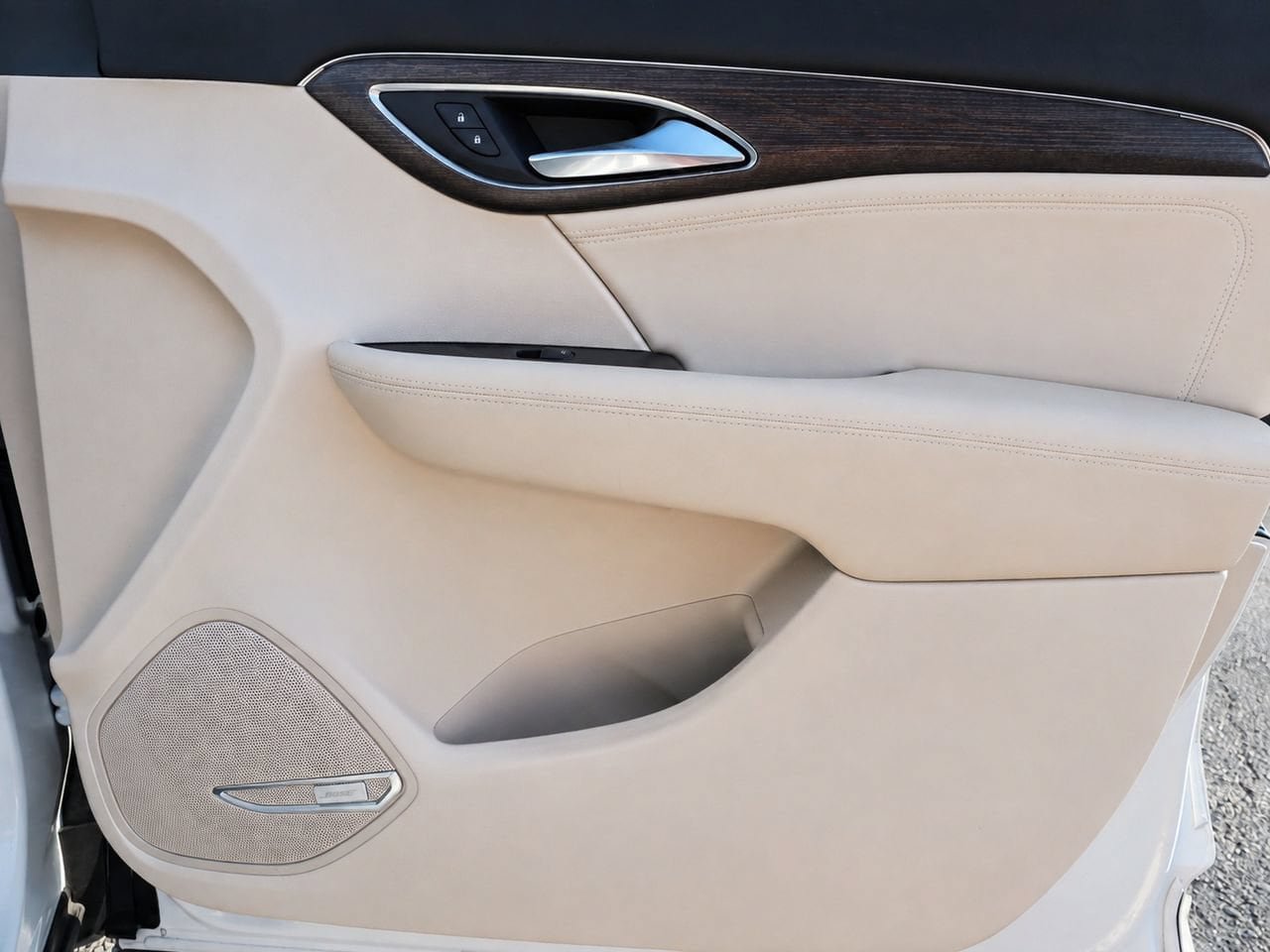 Used 2021 Buick Envision Avenir FWD image 43