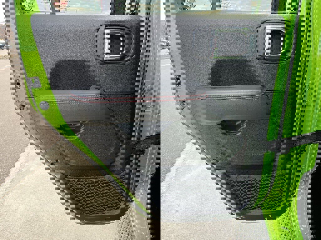 Used 2025 Jeep Wrangler Unlimited Rubicon image 15