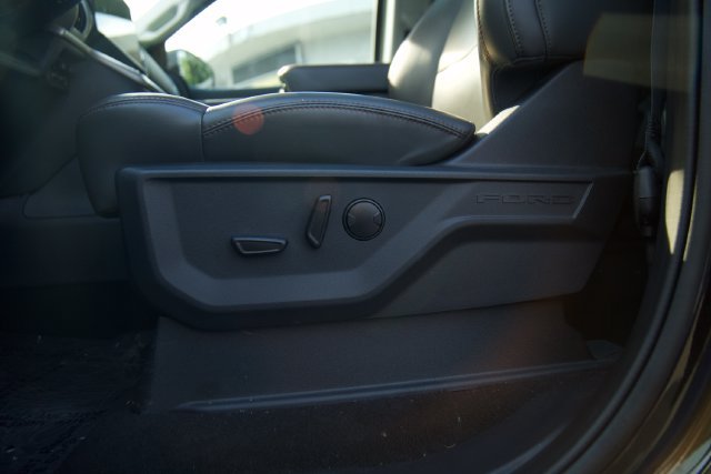 Certified 2025 Ford Expedition Active AWD/4WD image 17