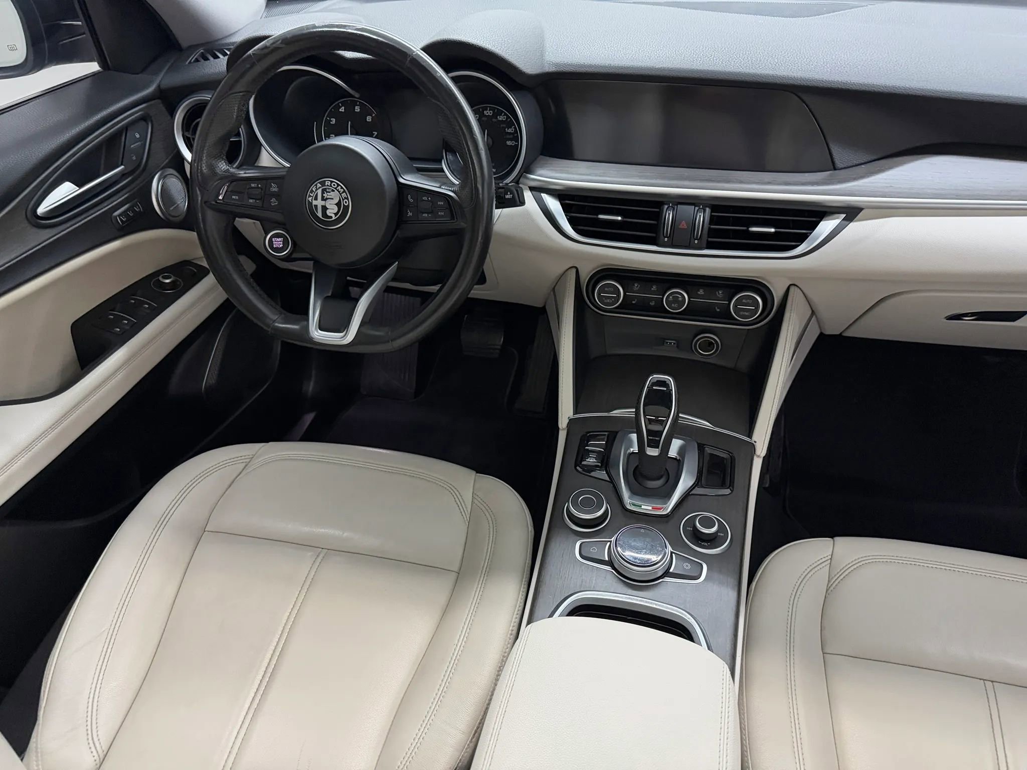 Used 2020 Alfa Romeo Stelvio Ti w/ Nero Edizione AWD/4WD image 28