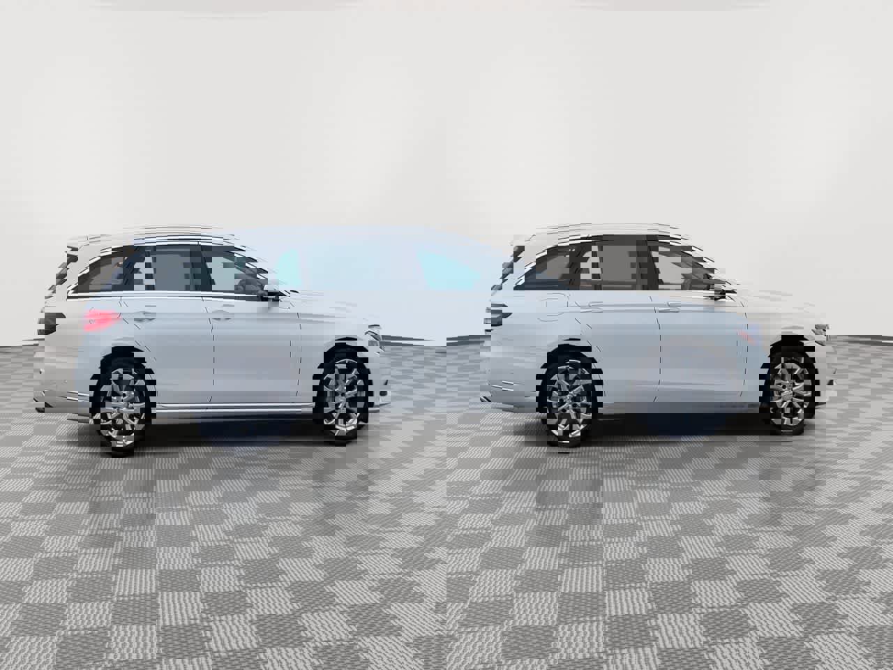 Used 2017 Mercedes-Benz E 400 4MATIC Wagon image 9