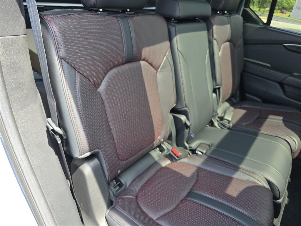 New 2025 Honda Pilot Black Edition image 25