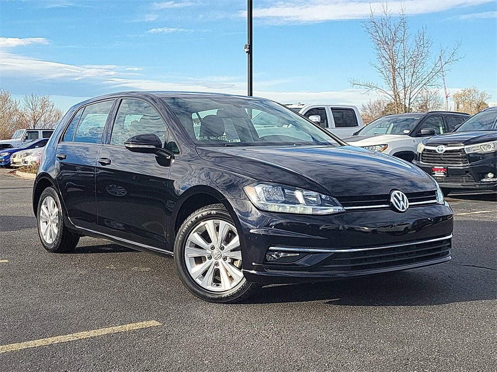 Used 2018 Volkswagen Golf SE image 3