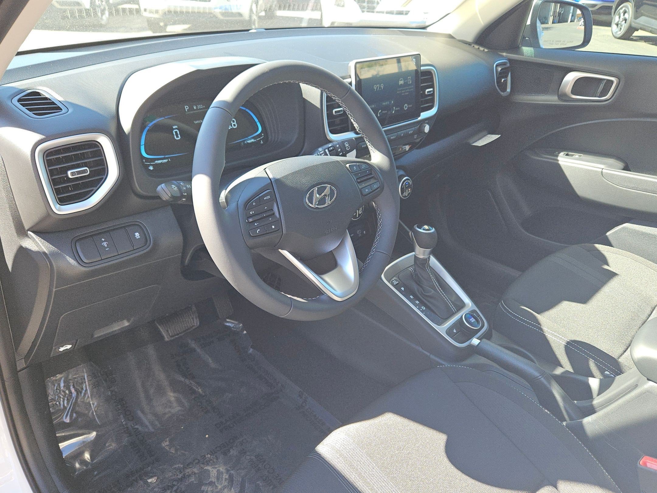 New 2026 Hyundai Venue SEL FWD image 7