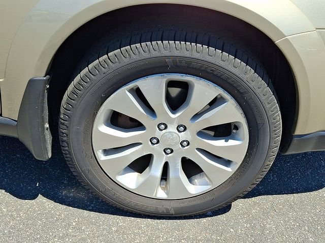 Used 2009 Subaru Outback 2.5i Limited AWD/4WD image 8