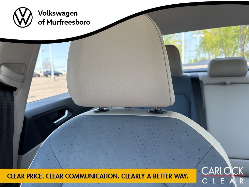 Used 2025 Volkswagen Jetta SE w/ Sunroof Package image 23