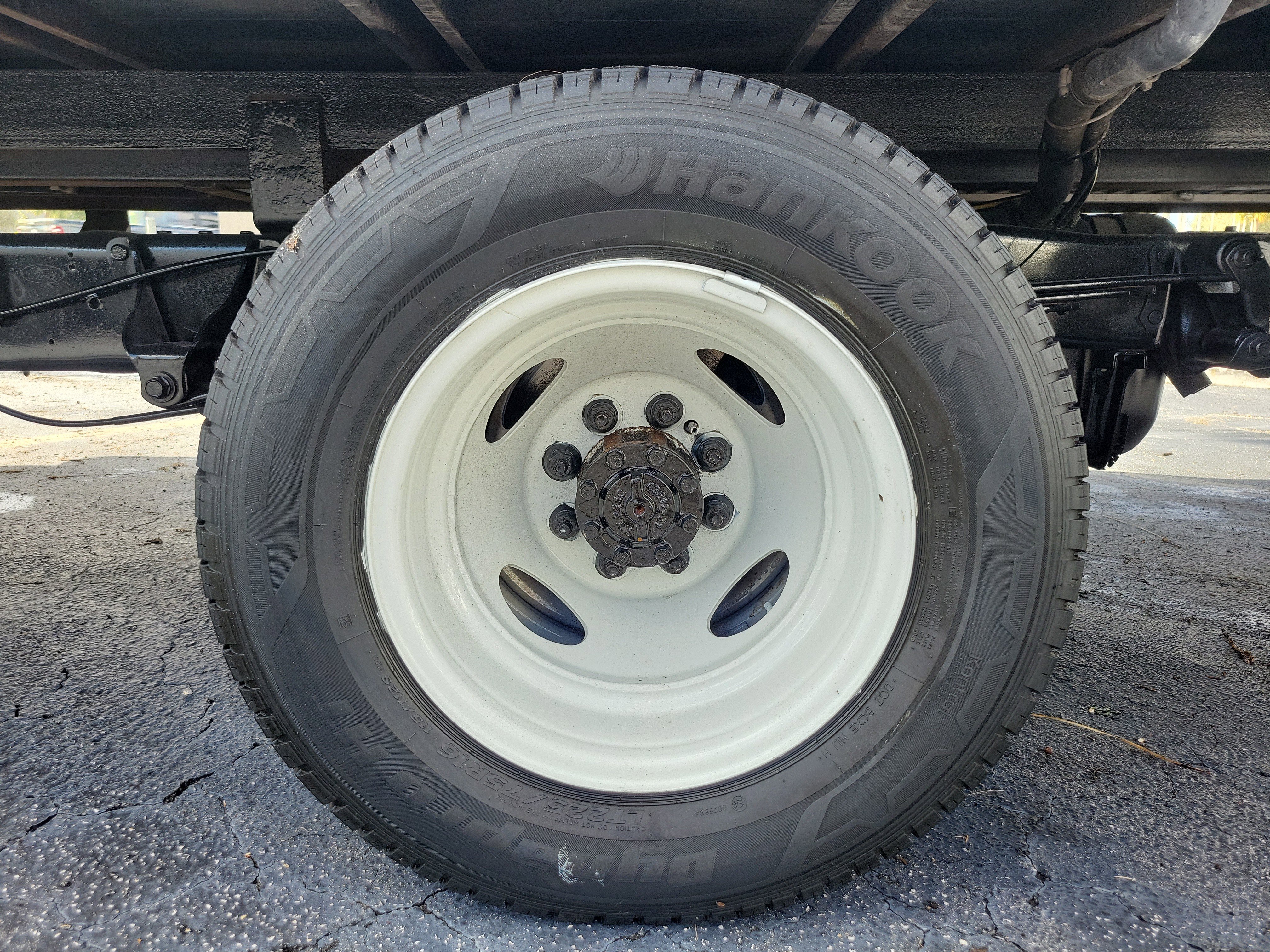 Used 2023 Ford E-350 and Econoline 350 Super Duty w/ Power Windows & Locks Group image 5