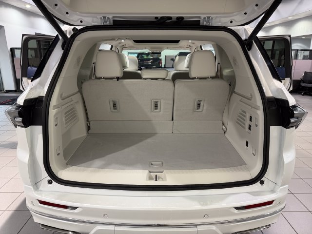 Used 2025 Buick Enclave Avenir w/ Super Cruise Package FWD image 6