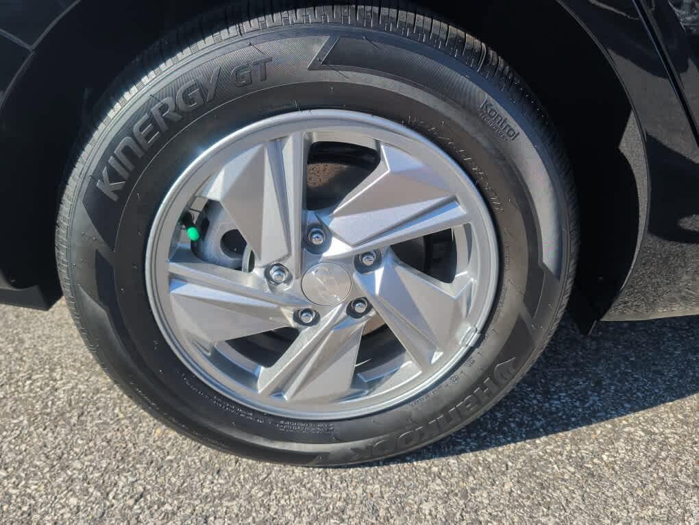 New 2026 Hyundai Elantra SE FWD image 29