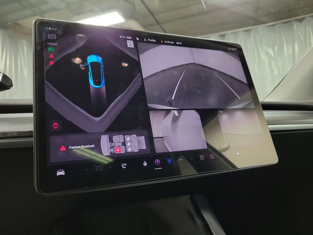 Used 2022 Tesla Model Y Long Range image 18