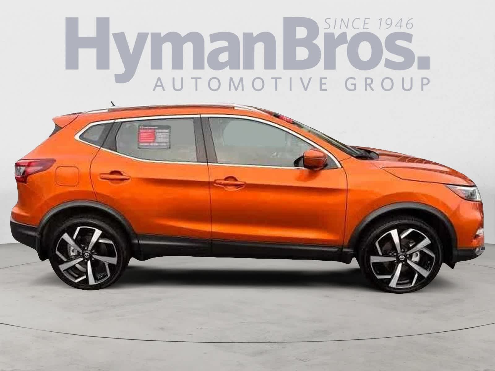 Certified 2022 Nissan Rogue Sport SL w/ Premium Package AWD/4WD image 2