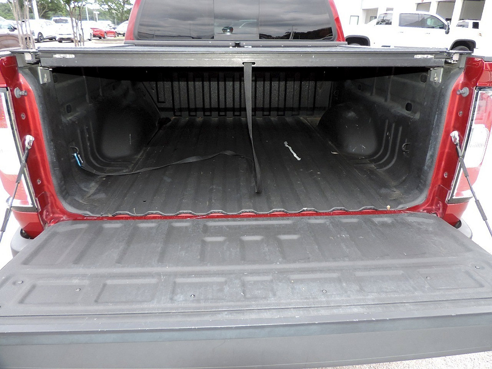 Used 2017 GMC Canyon SLE w/ All Terrain Package AWD/4WD image 15