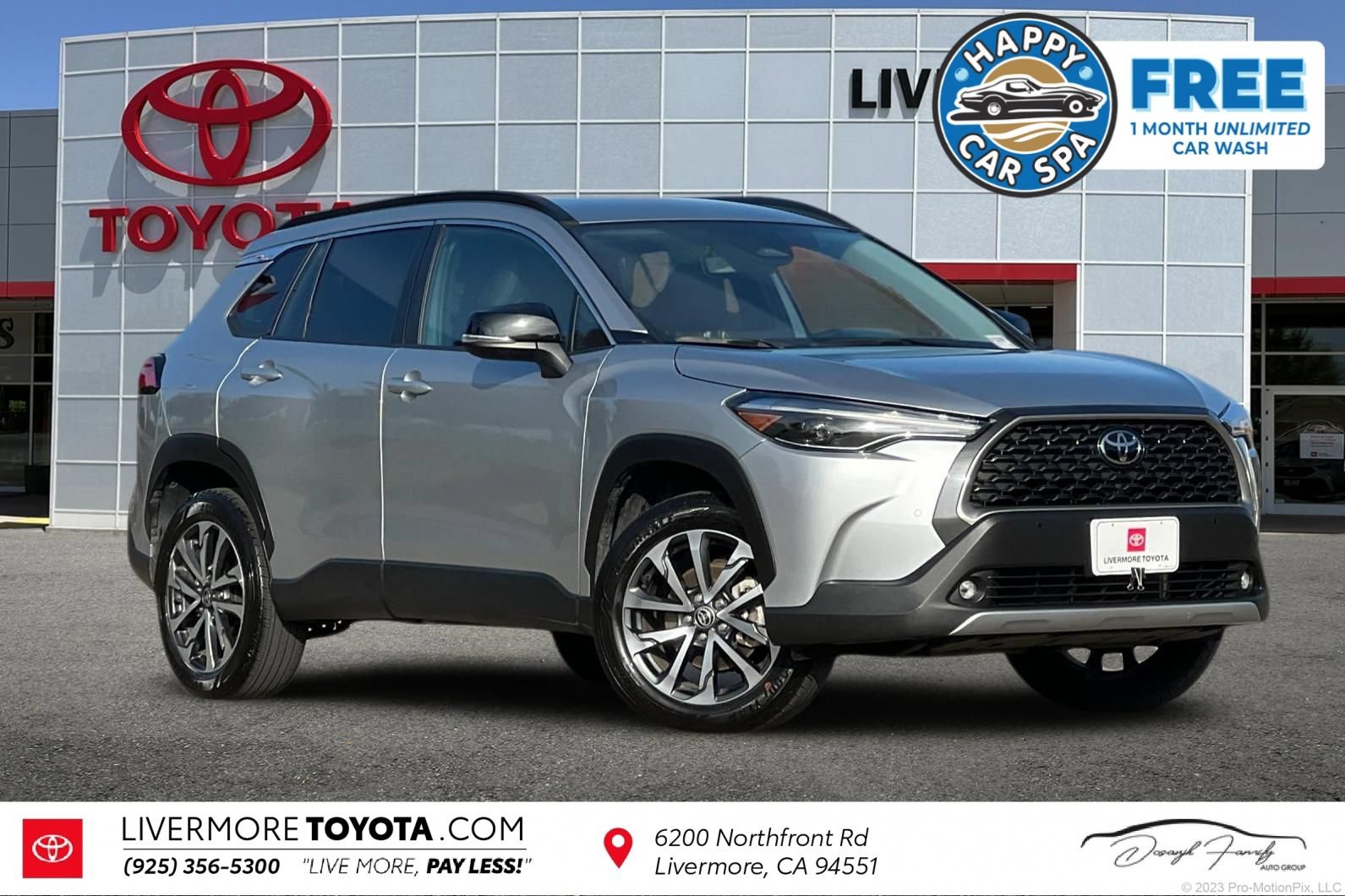 Certified 2025 Toyota Corolla Cross XLE FWD image 1