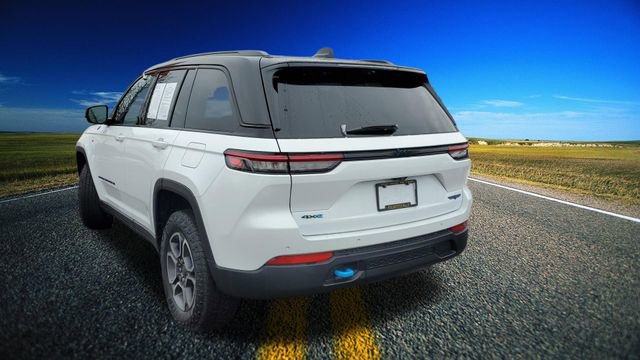 Certified 2022 Jeep Grand Cherokee Trailhawk w/ Advanced Protech Group II image 2