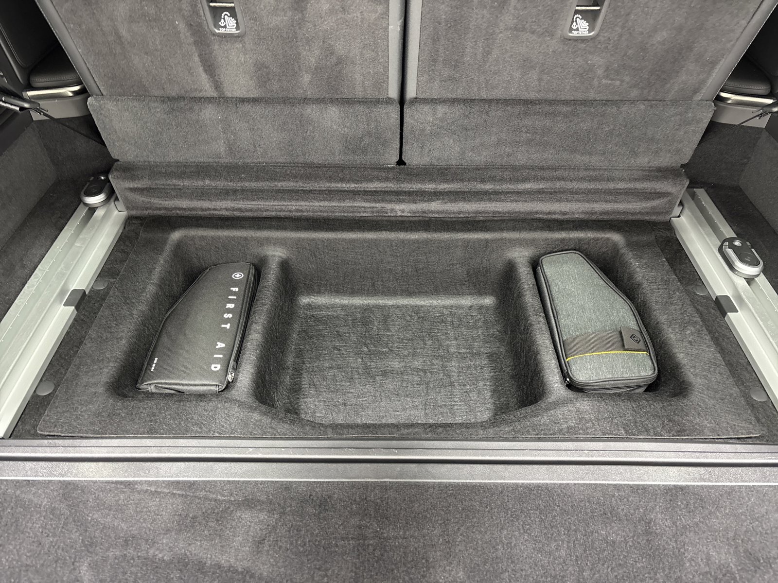 Used 2024 Rivian R1S Adventure AWD/4WD image 26
