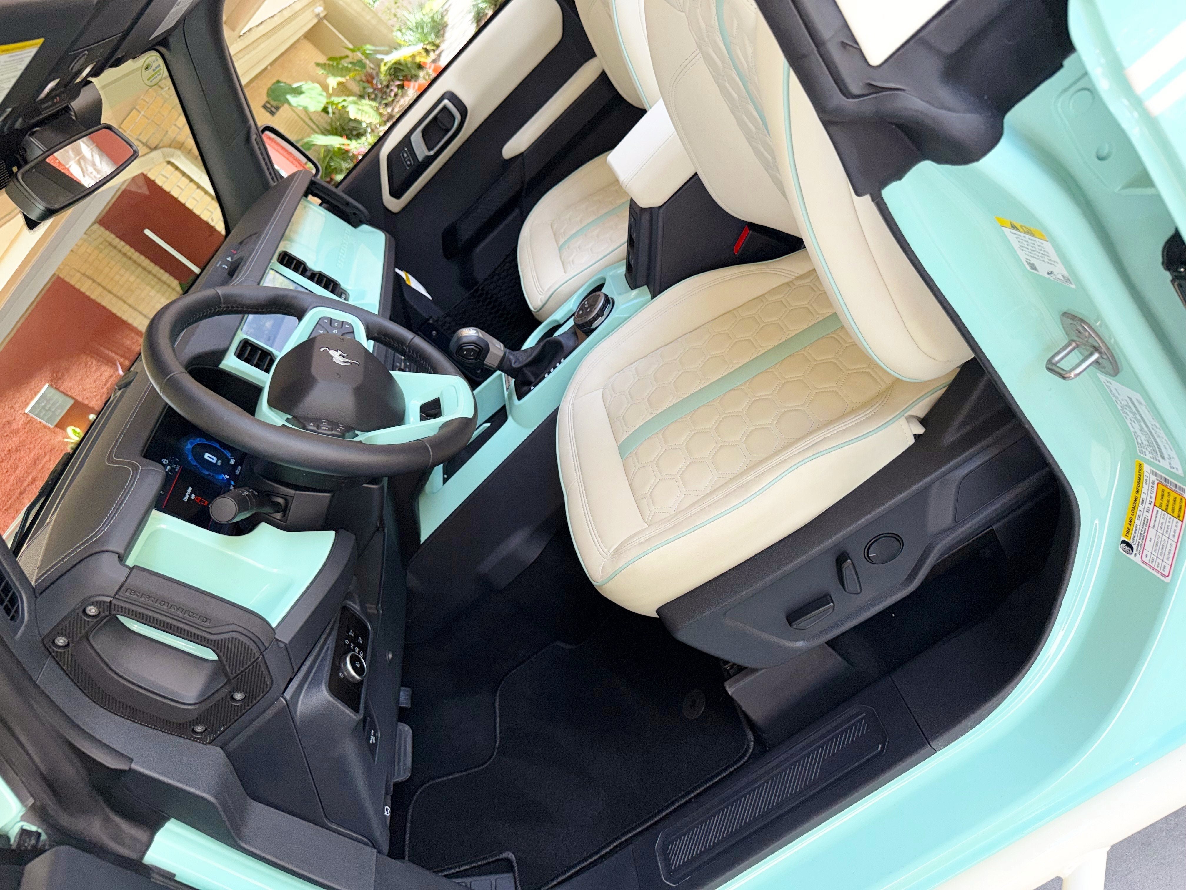 Used 2025 Ford Bronco Outer Banks AWD/4WD image 15