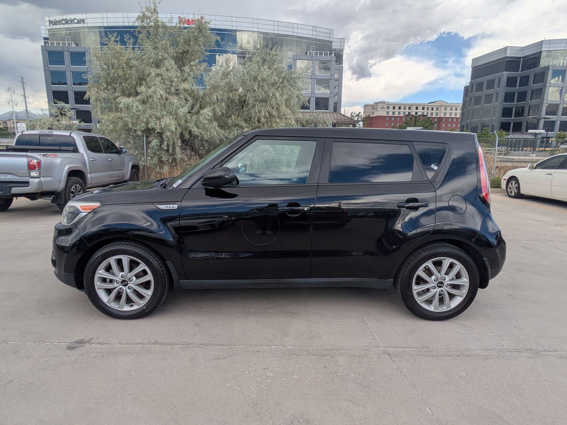 Used 2020 Kia Soul EX w/ Option Group 015 FWD image 2