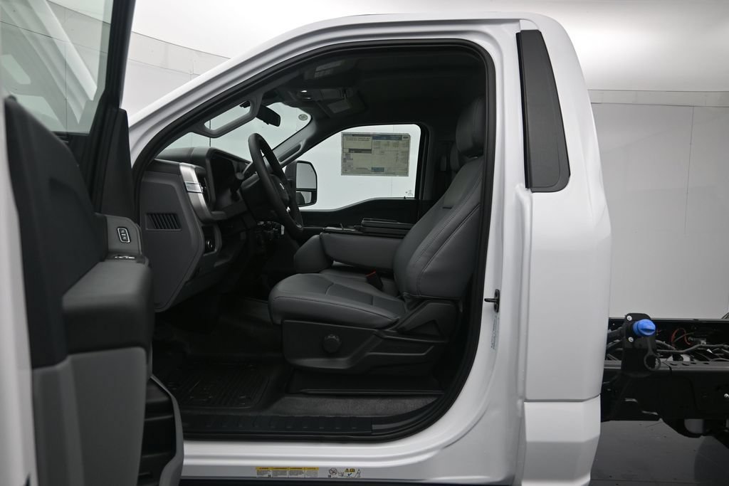 New 2026 Ford F600 4x4 Regular Cab Super Duty w/ XL Chrome Package image 19