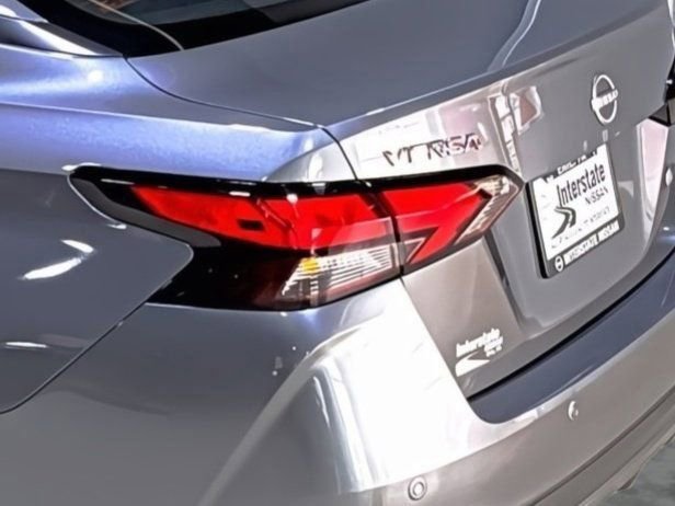 Used 2025 Nissan Versa S w/ Trunk Package image 11