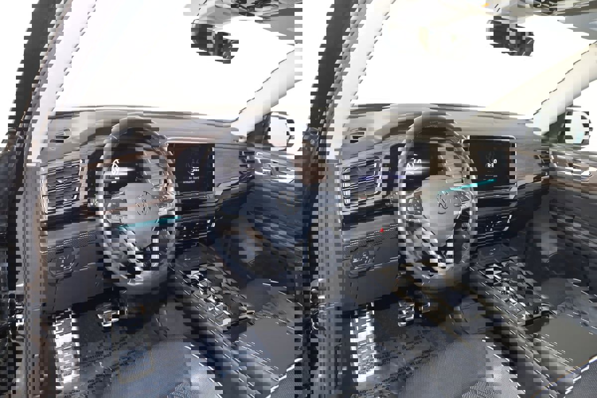 Used 2024 Volkswagen Atlas SEL Premium R-Line image 28