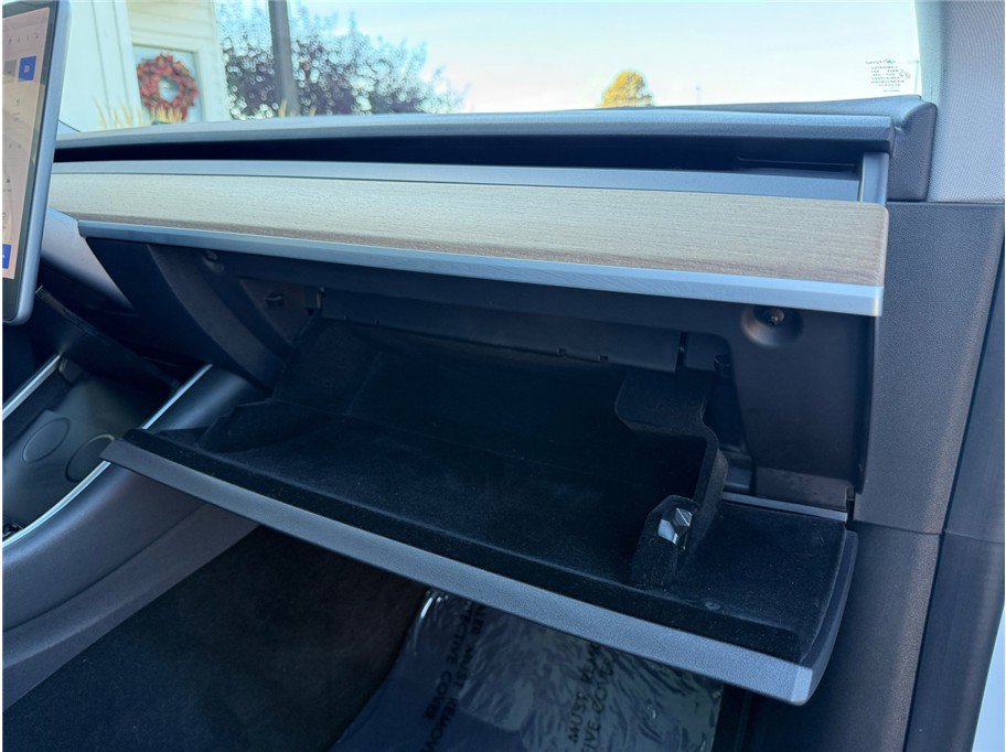 Used 2020 Tesla Model Y Long Range image 39