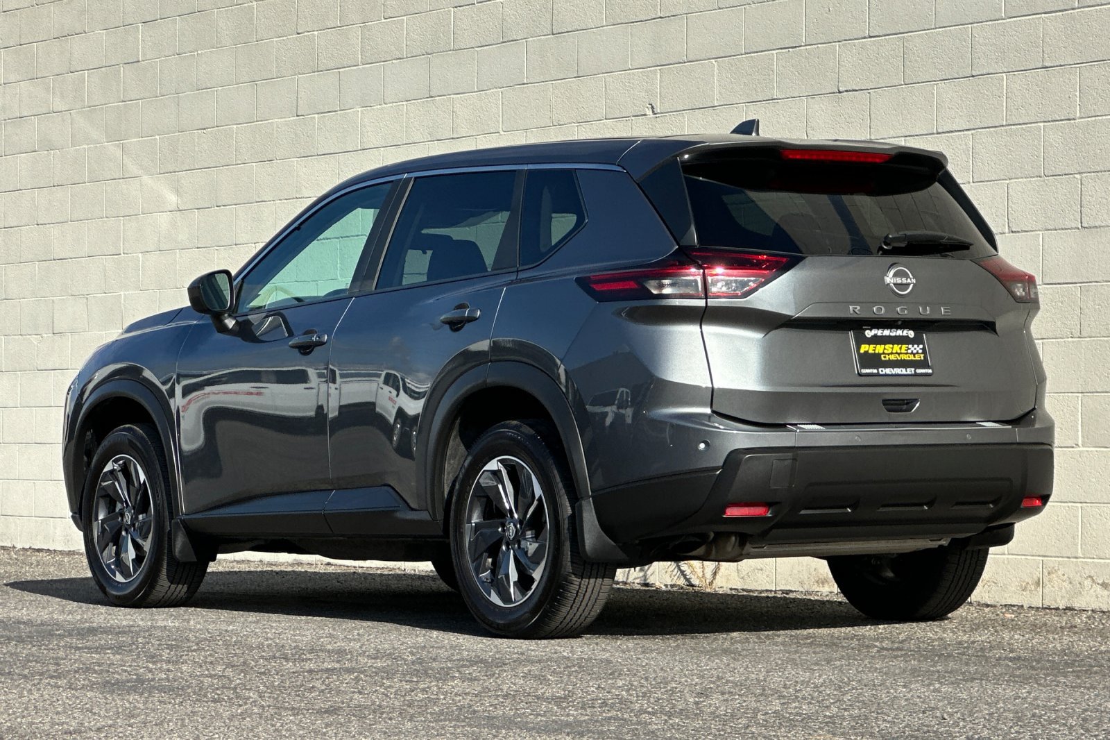 Used 2025 Nissan Rogue SV FWD image 6