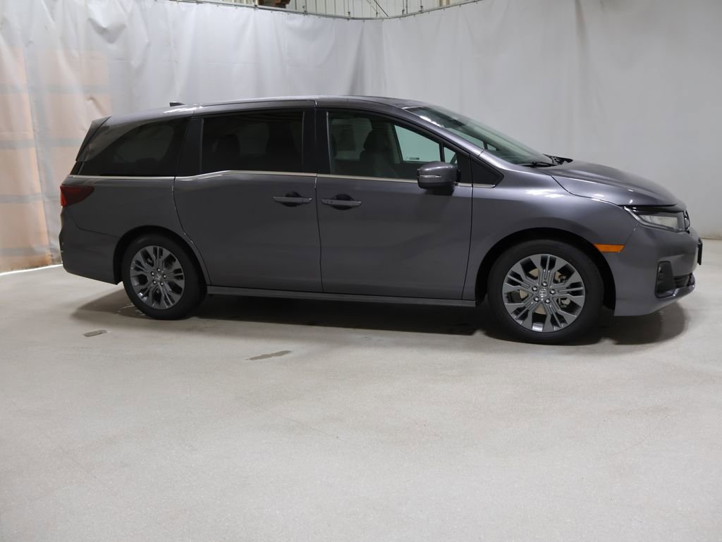 New 2026 Honda Odyssey Touring image 5