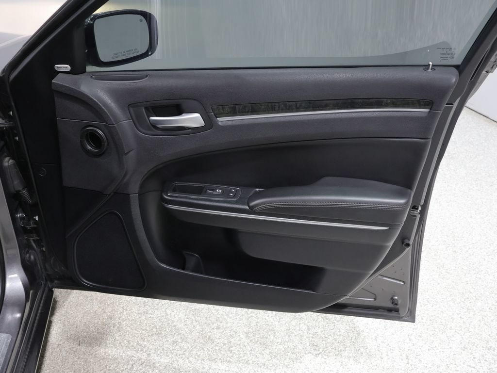 Used 2016 Chrysler 300 C AWD/4WD image 22