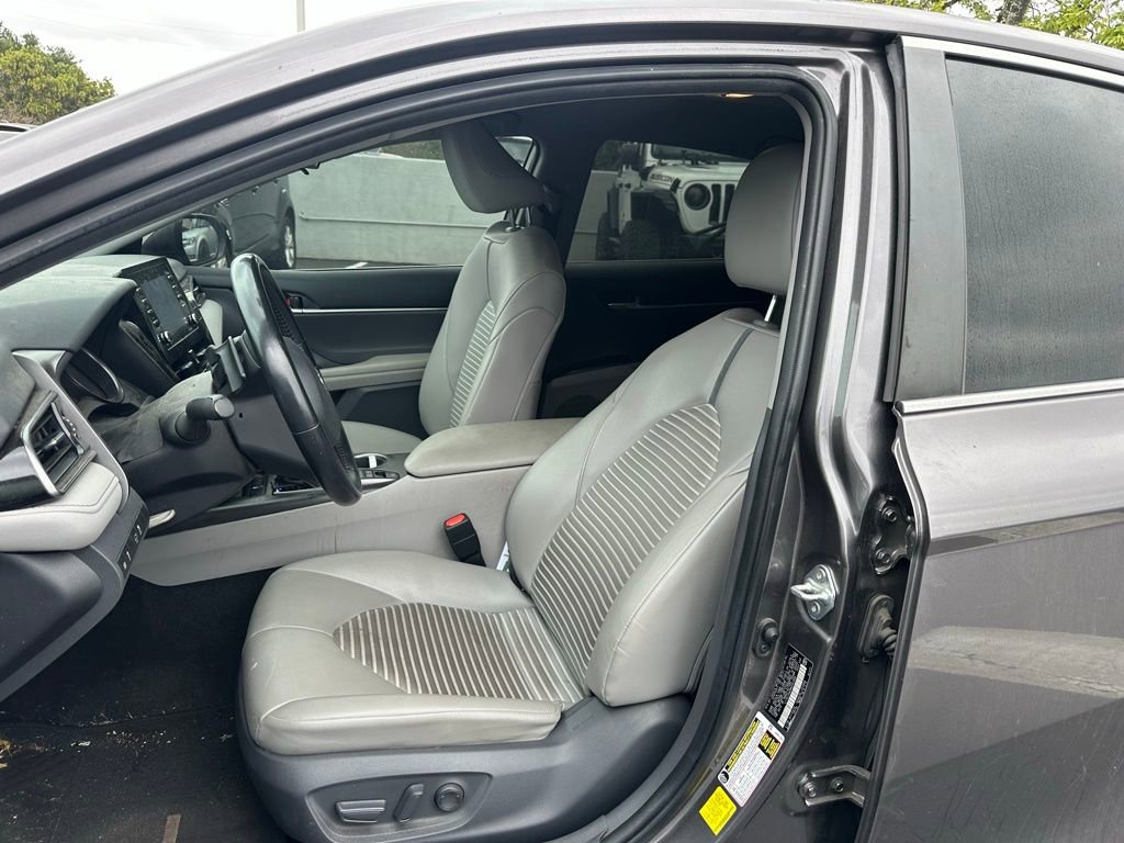 Used 2021 Toyota Camry SE image 10