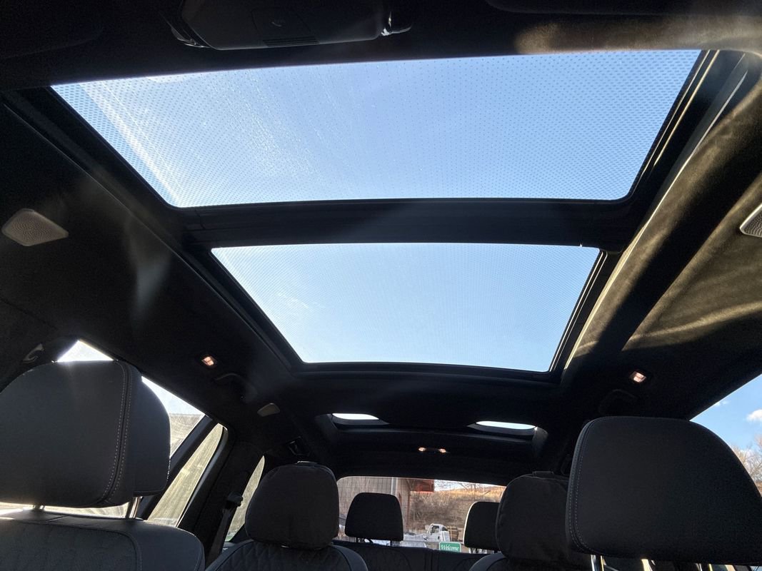 Used 2024 BMW X7 M60i w/ Executive Package image 29