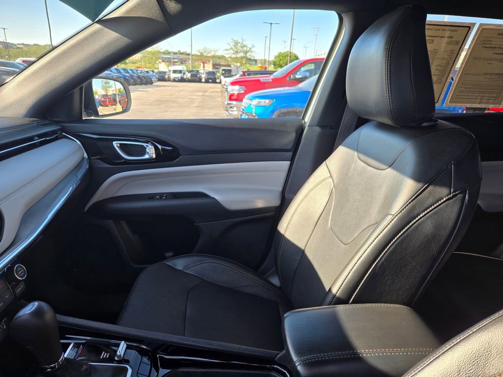 Used 2023 Jeep Compass Limited AWD/4WD image 25