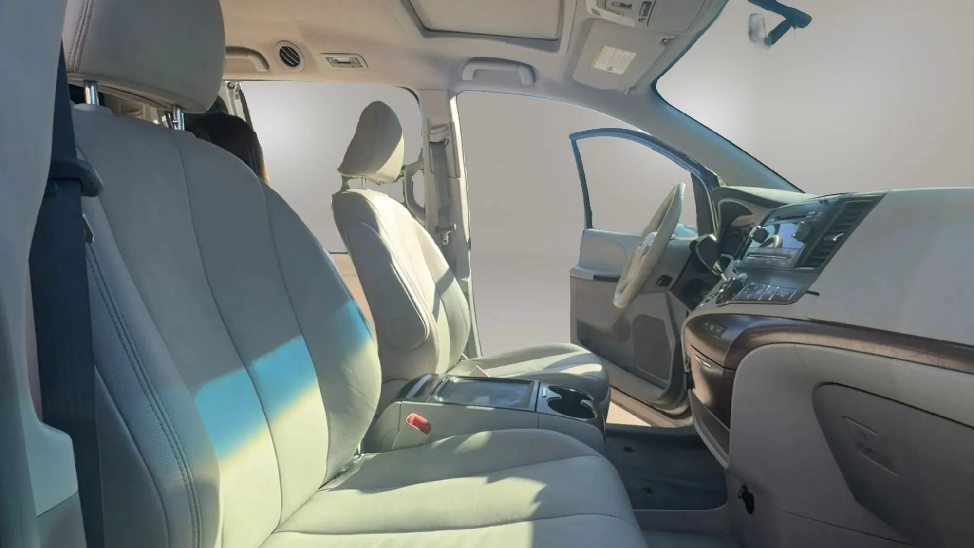 Used 2013 Toyota Sienna XLE FWD image 13