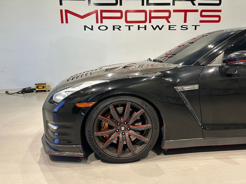 Used 2014 Nissan GT-R Premium AWD/4WD image 3