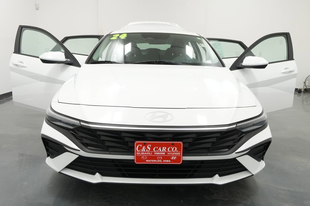 Used 2024 Hyundai Elantra SE FWD image 26