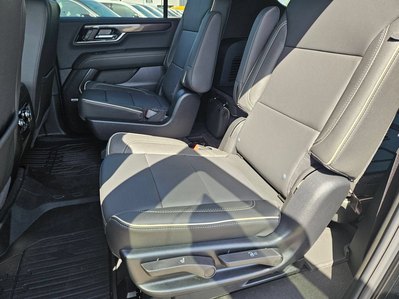 New 2026 GMC Yukon XL Elevation AWD/4WD image 27