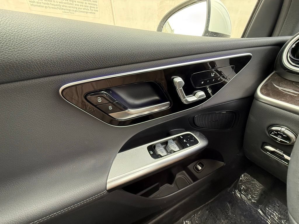 Used 2026 Mercedes-Benz GLC 300 4MATIC image 30