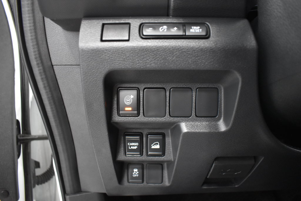 Certified 2023 Nissan Frontier SV w/ Midnight Edition Package AWD/4WD image 18
