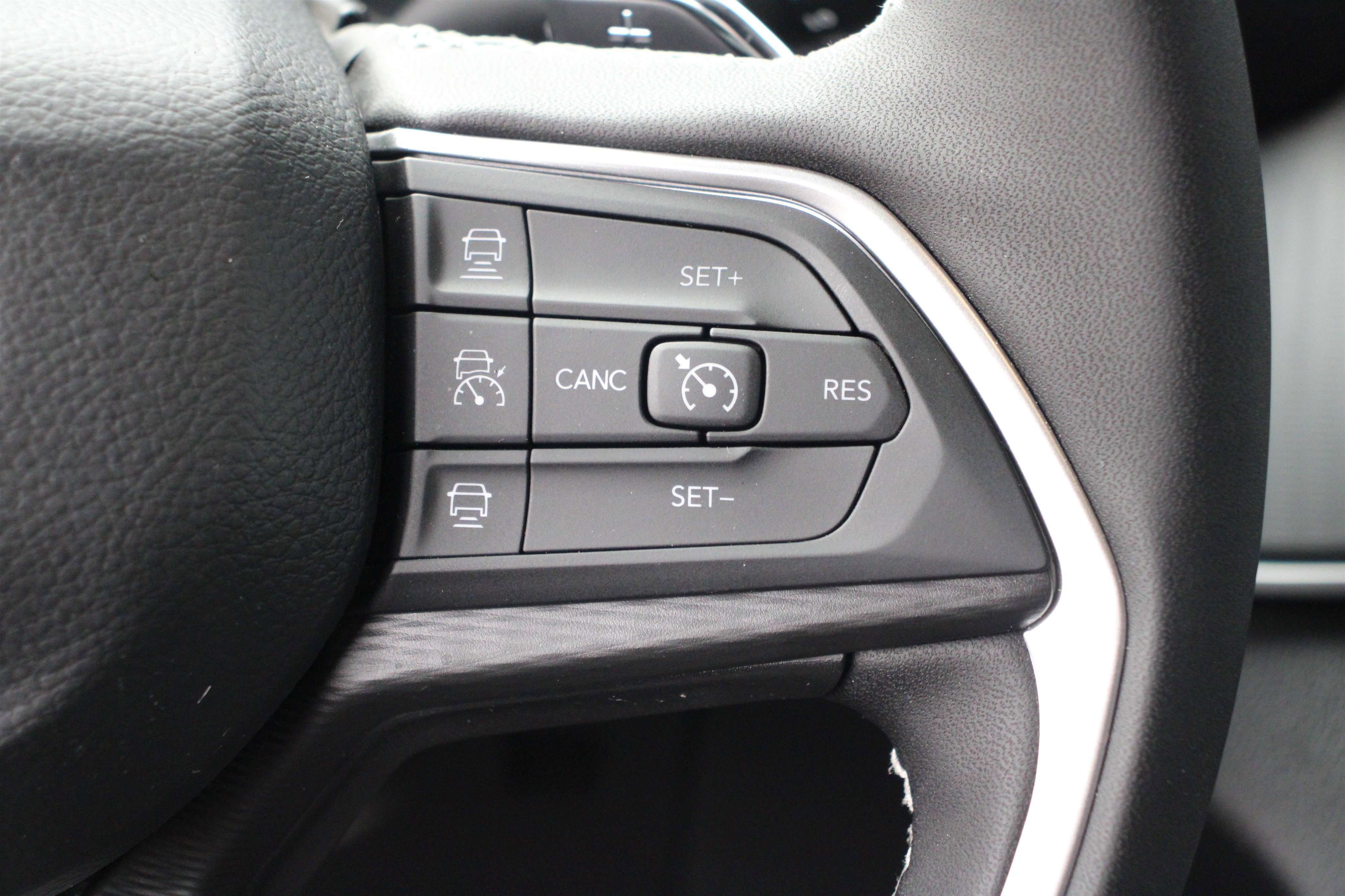 New 2025 Jeep Grand Cherokee Laredo X w/ Luxury Tech Group I image 10